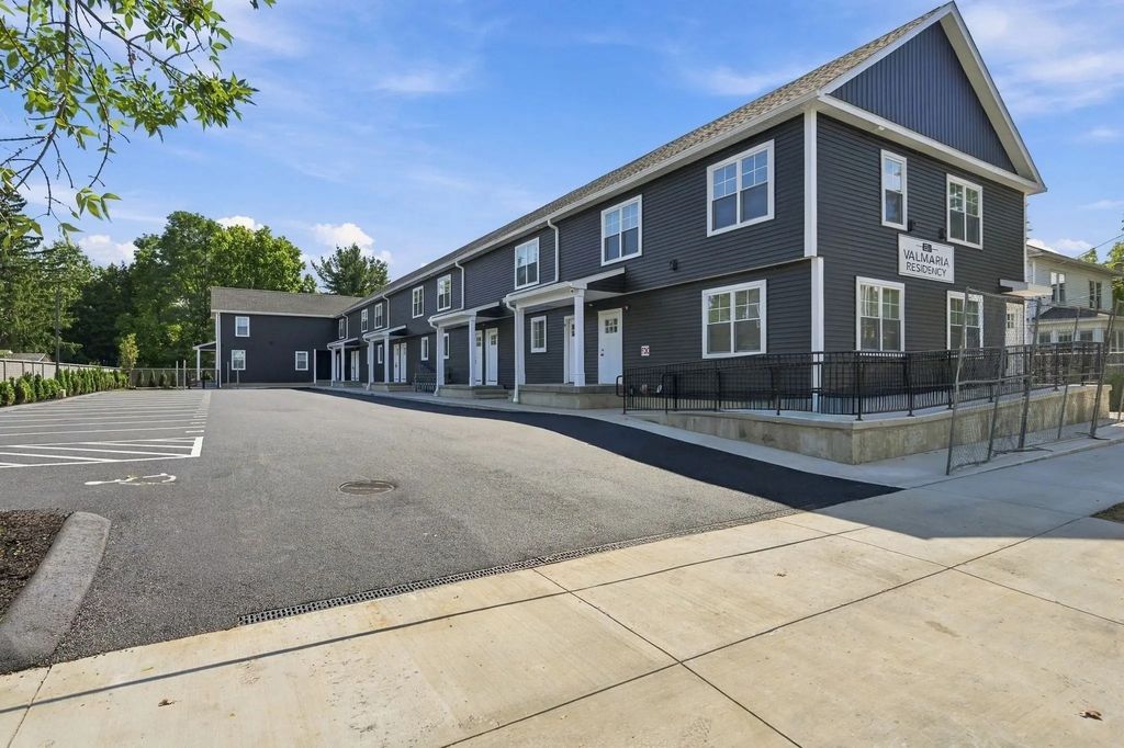 61 Parker St #10, Springfield