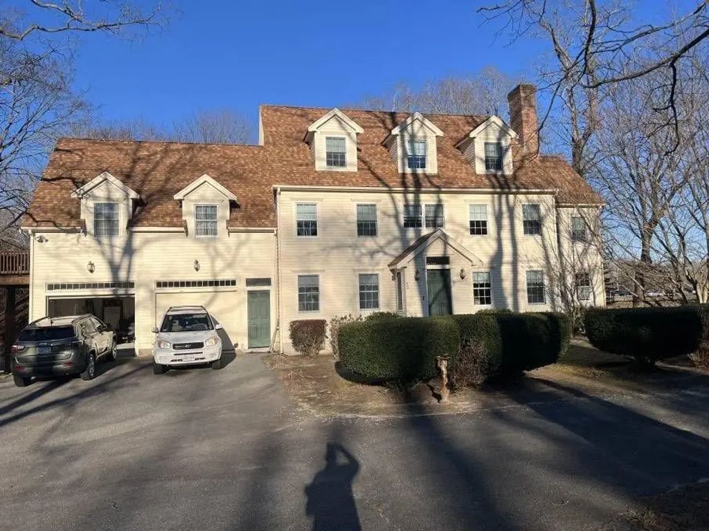 30 Katherine Lee Bates Rd, Falmouth
