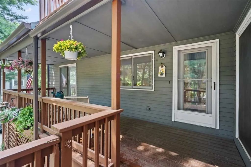254 Captain Eames Cir #254, Ashland