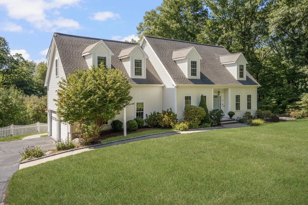 62 Pinsonnault Lane, North Attleboro