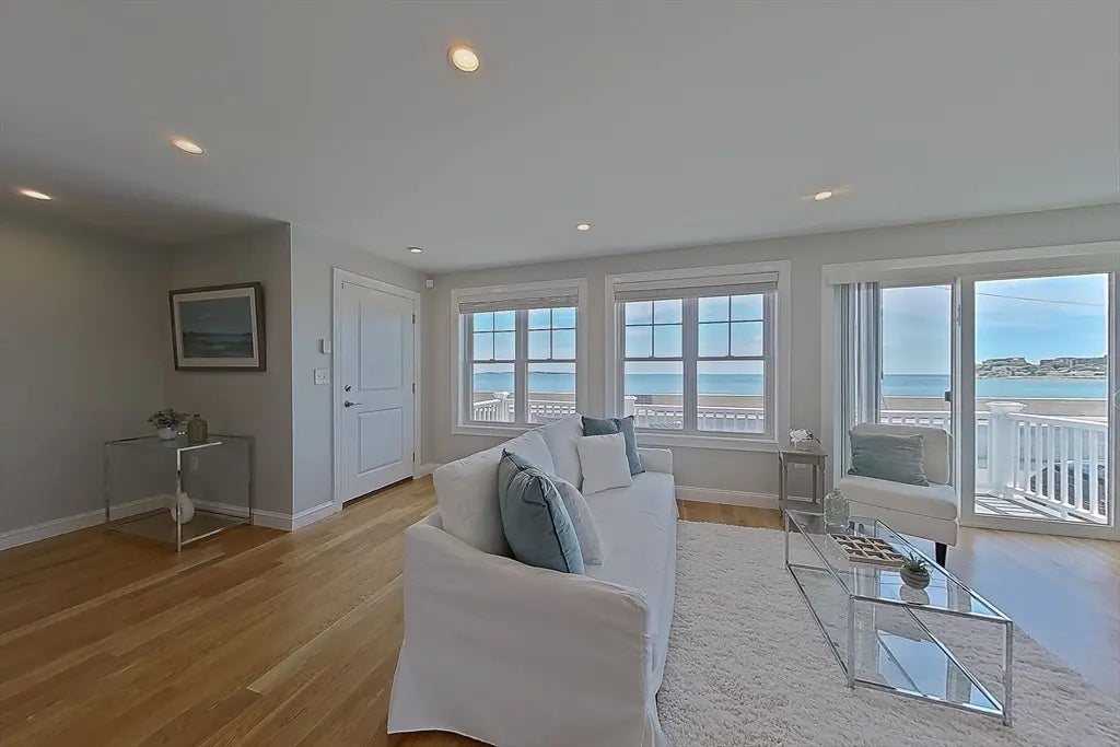 1091 Winthrop Ave, Revere