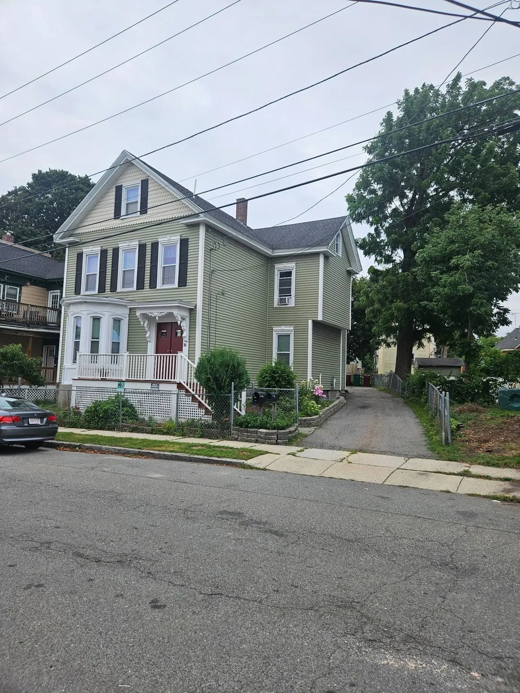 205 Stackpole Street, Lowell