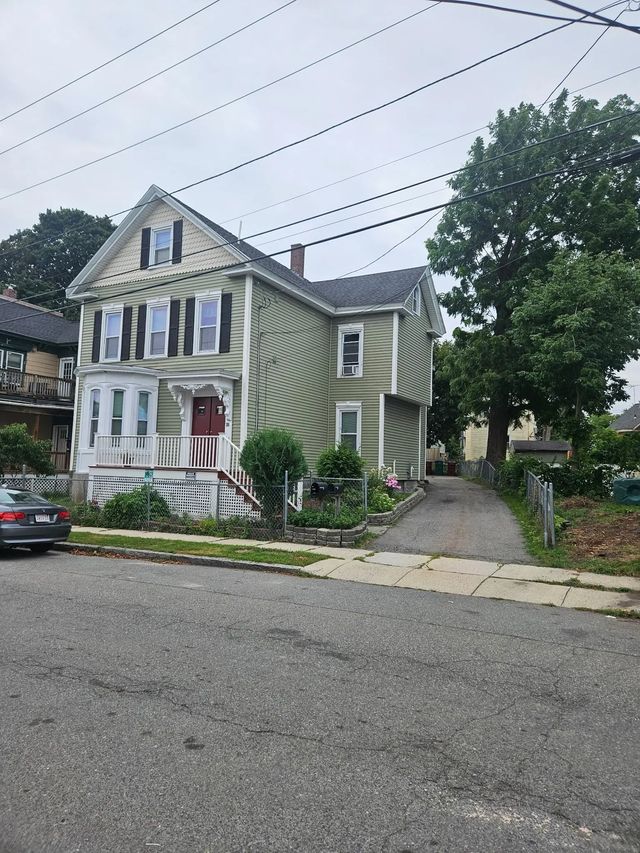 205 Stackpole Street, Lowell