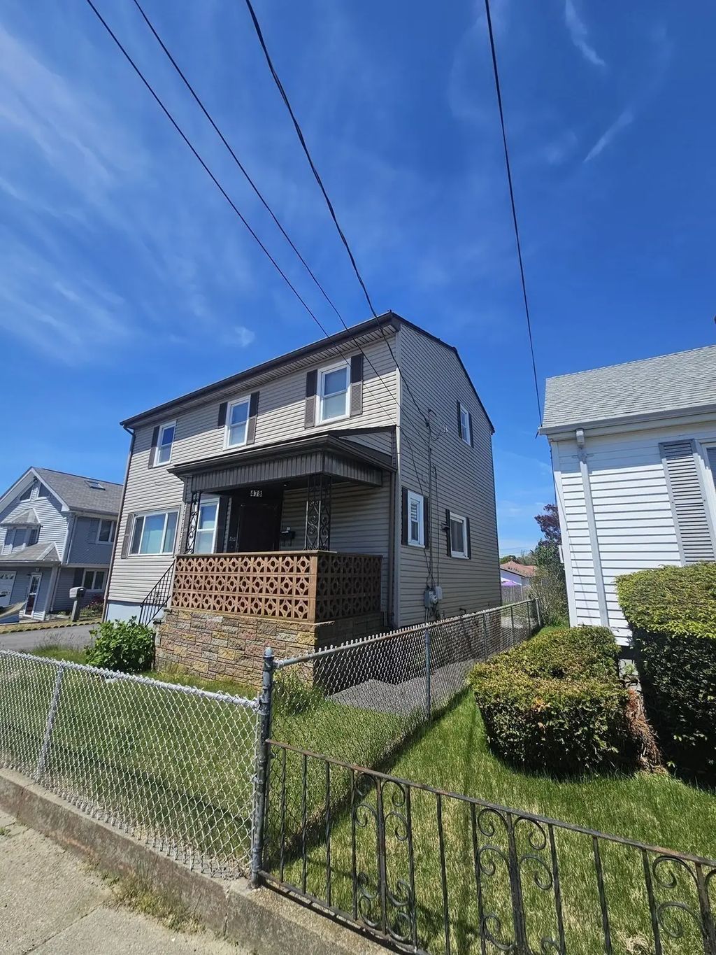 478 Tucker, Fall River
