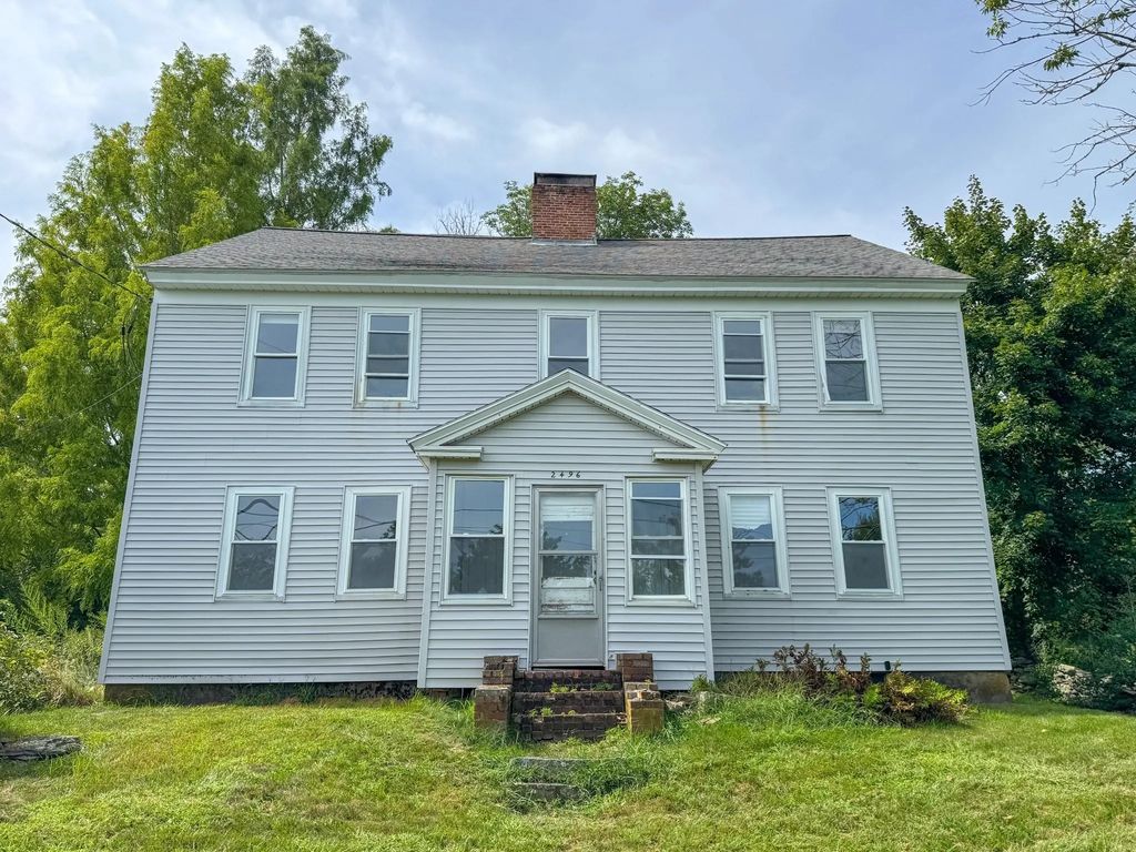 2496 Pleasant St, Dighton