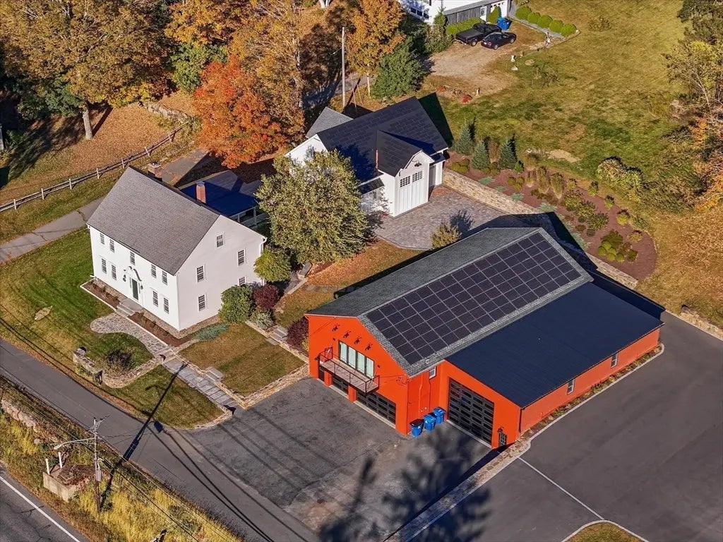 21 Sturbridge Rd, Brimfield