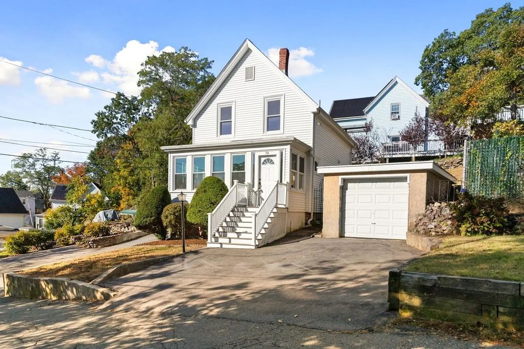 34 Oakland Ave, Lynn