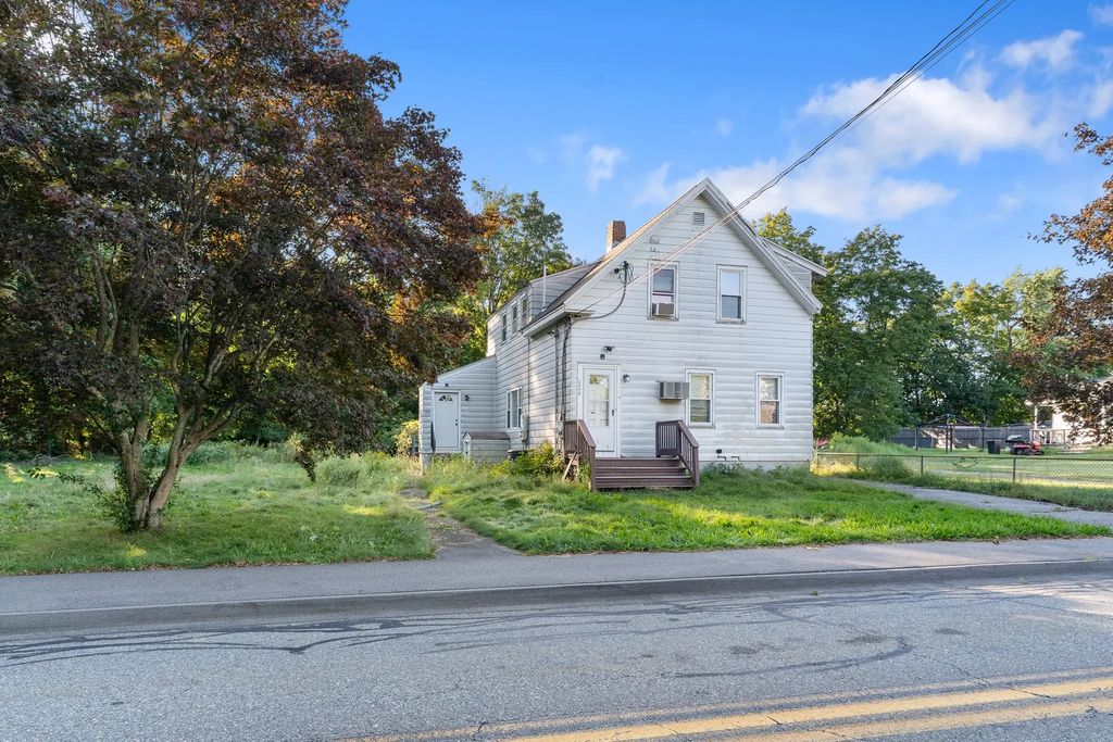 2048 Somerset Ave, Dighton