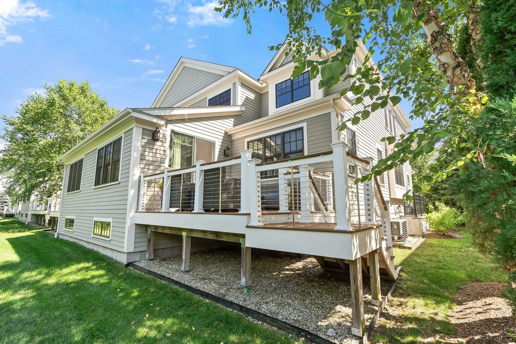 32 Lillian Way #32, Wayland