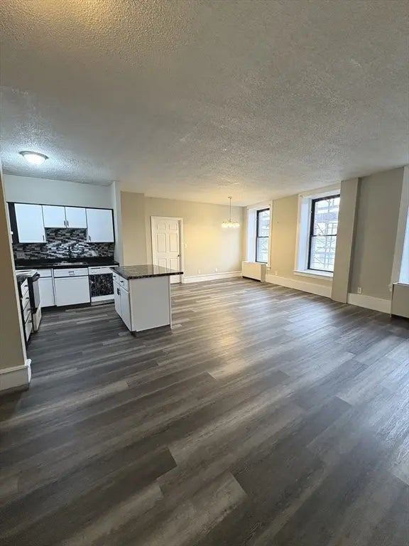 140 Chestnut St #204, Springfield