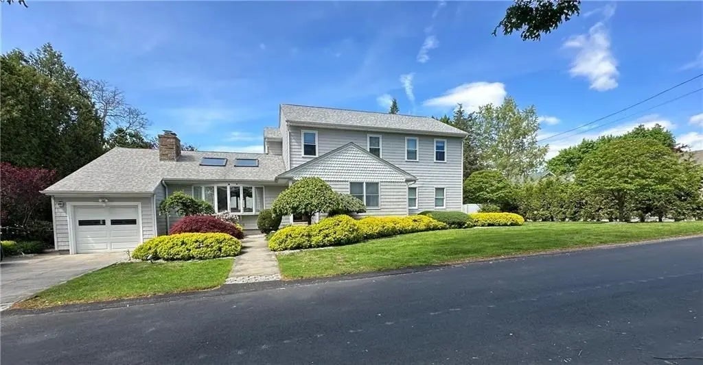 12 Monte Carmele Street, North Providence