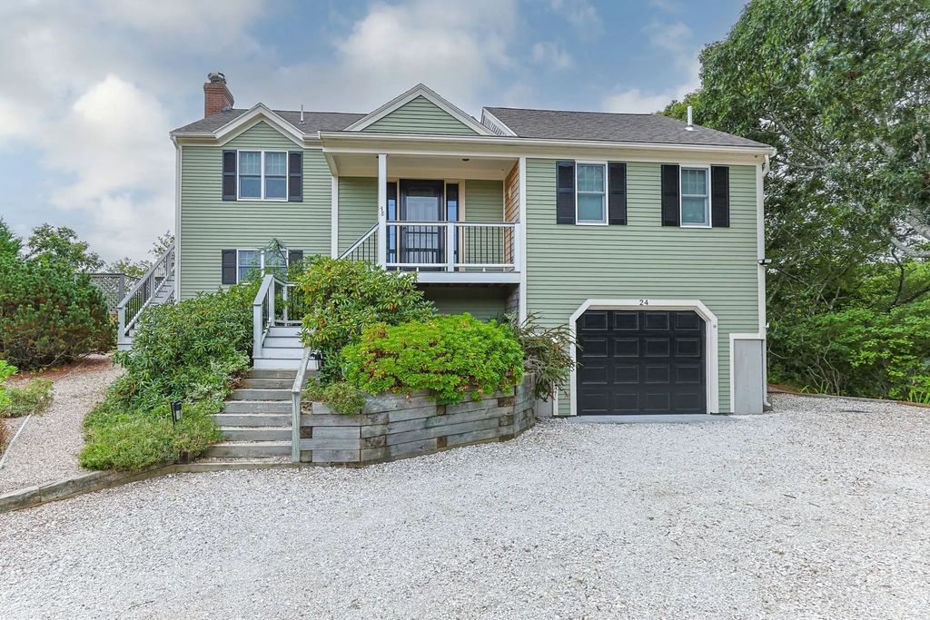 24 Blueberry Avenue, Provincetown