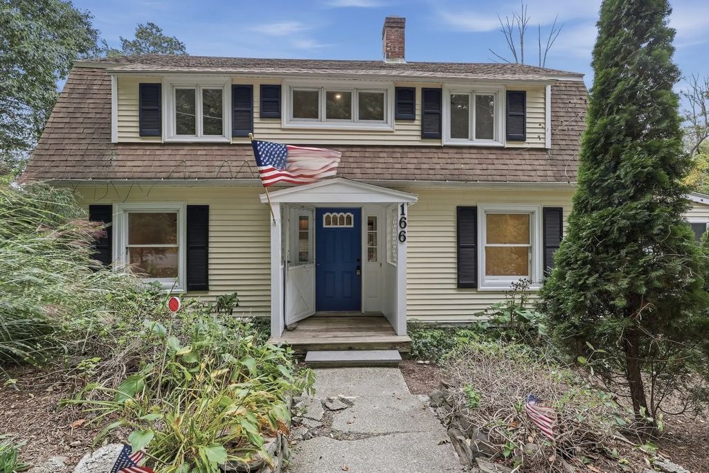 166 Cross Road, Lunenburg