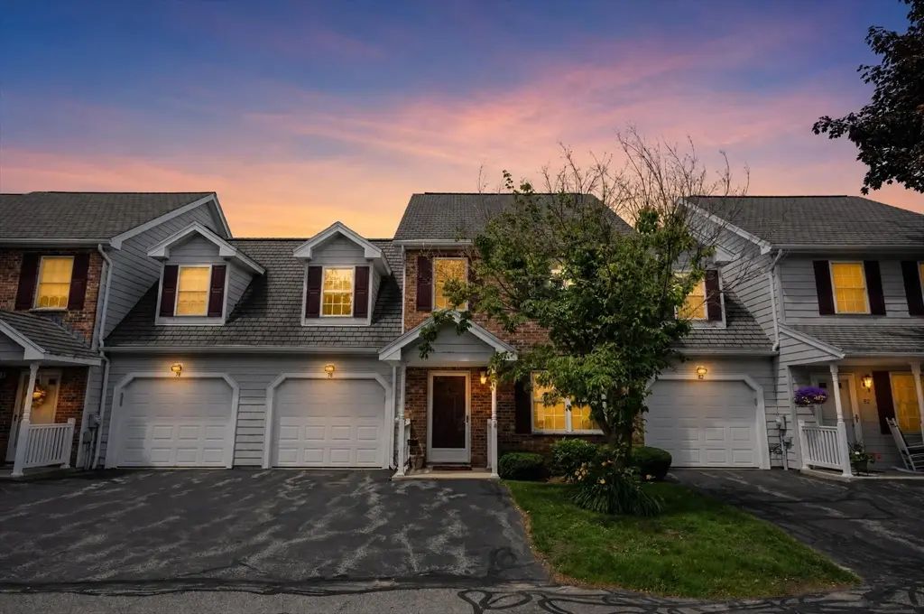78 Fairway Drive #102, Tewksbury