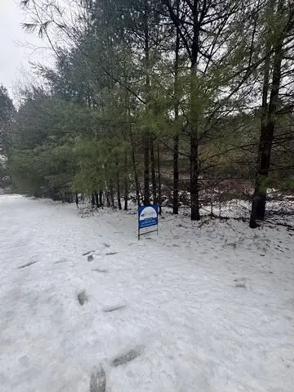 Dug Hill Road, Holland