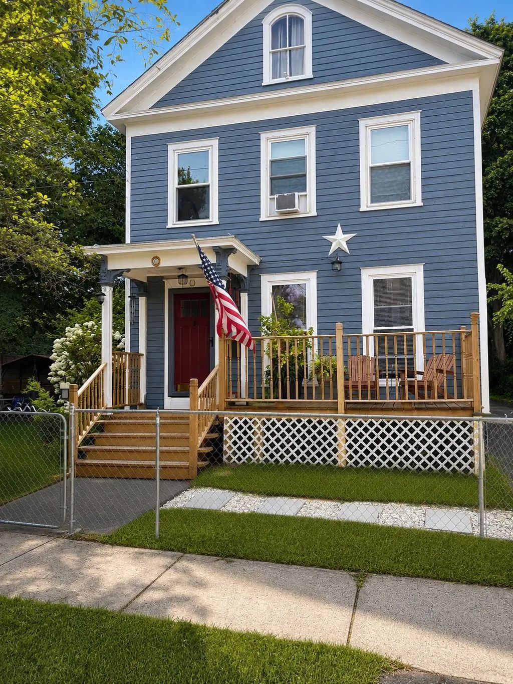 70 Pine St, Chicopee