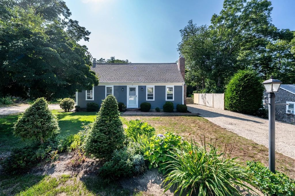 25 Bakers Dr, Harwich