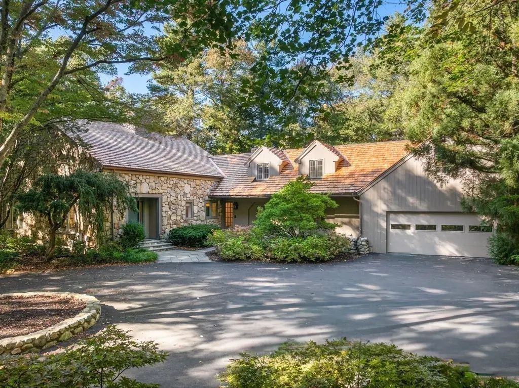 24 Trailside, Weston