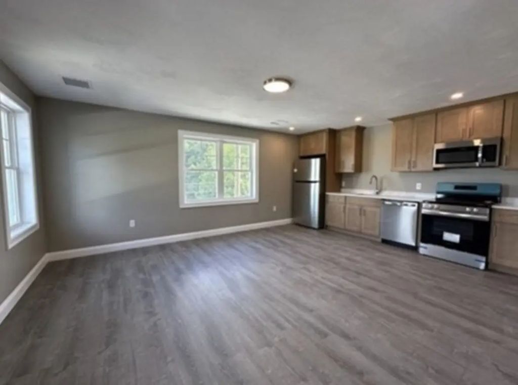73 Union St #2, Holbrook