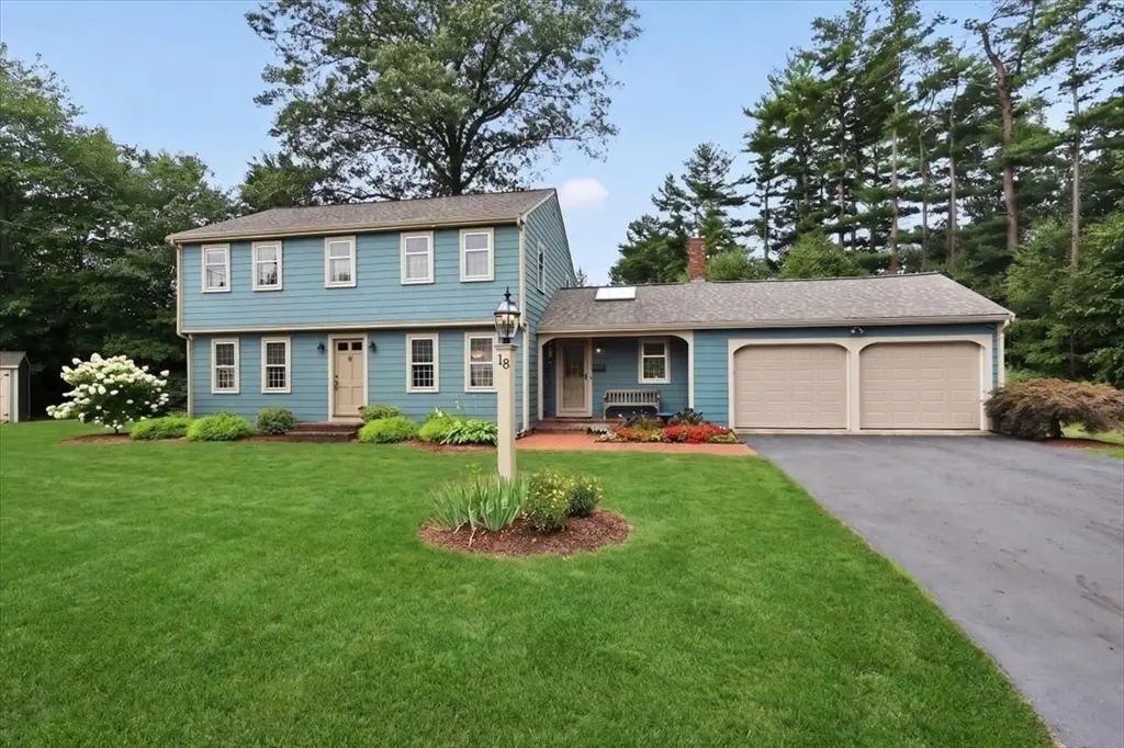 18 Pine Grove Road, Hingham
