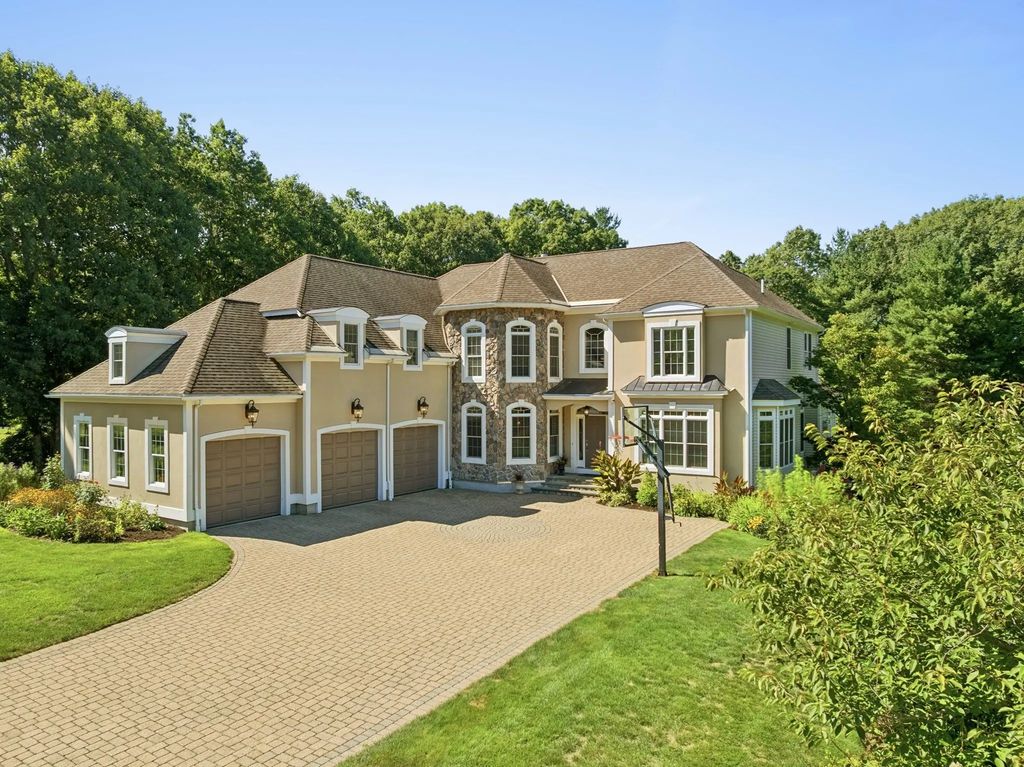 11 Turner Hill Rd, Medfield