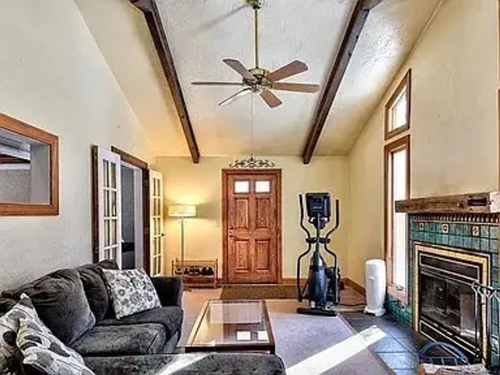 81 Riverview Cir, Wayland