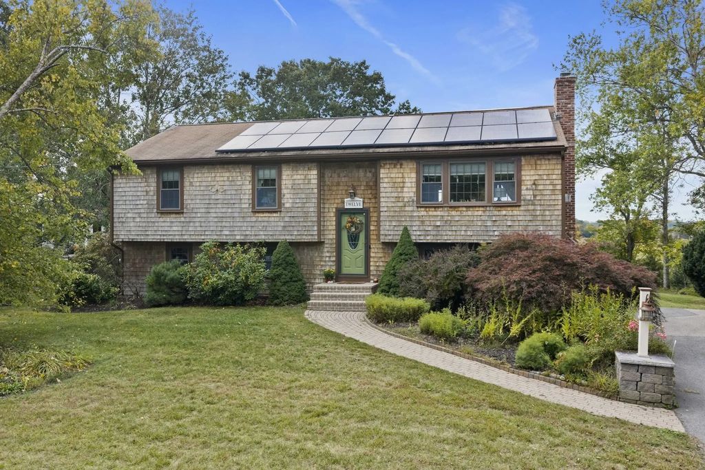 12 Liberty Rd, Marshfield