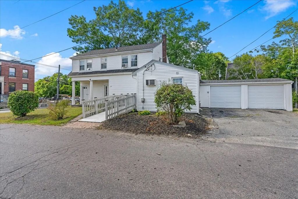 17 North Ave, Rockland
