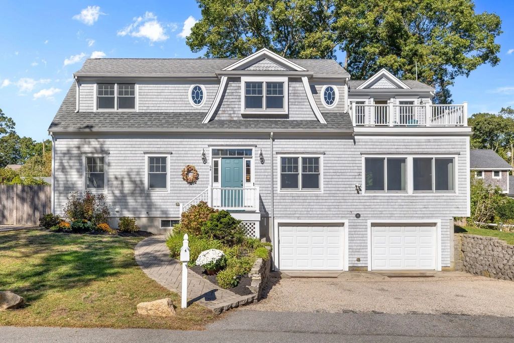 64 Randolph St, Falmouth