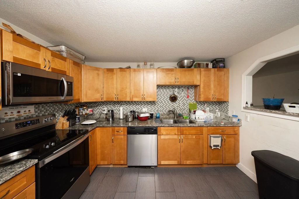 10 Wrentham Rd #102, Worcester