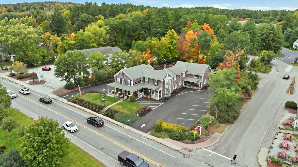 454 Main St, Sturbridge