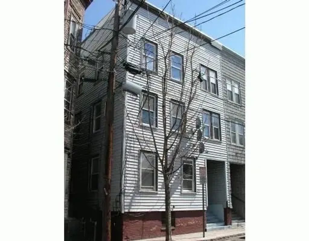 17 George St, Somerville