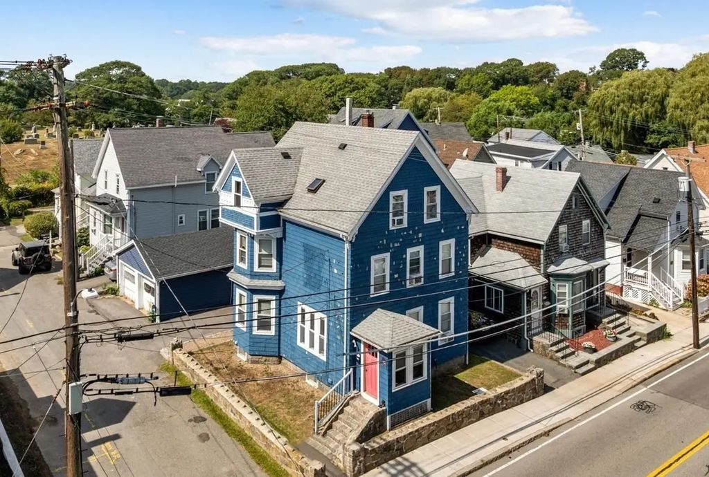 150 Maplewood Avenue, Gloucester