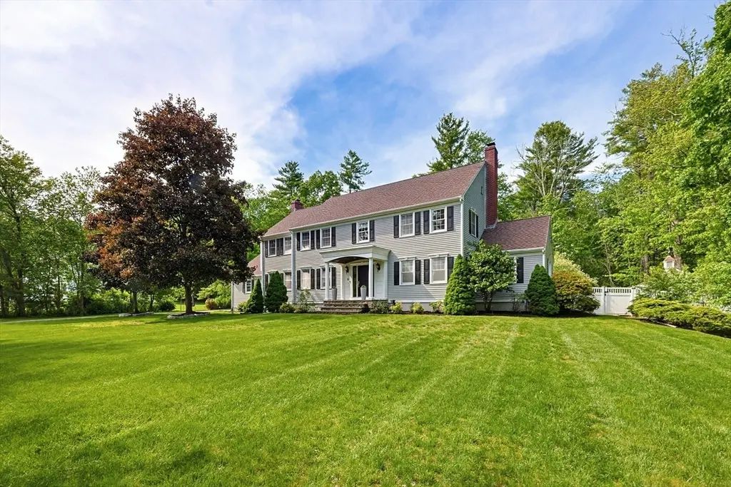 5 Hickory Dr, Medfield