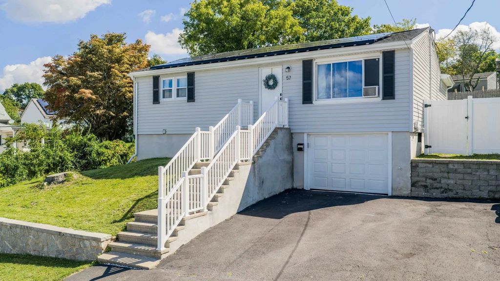 57 Stowe St, Fall River