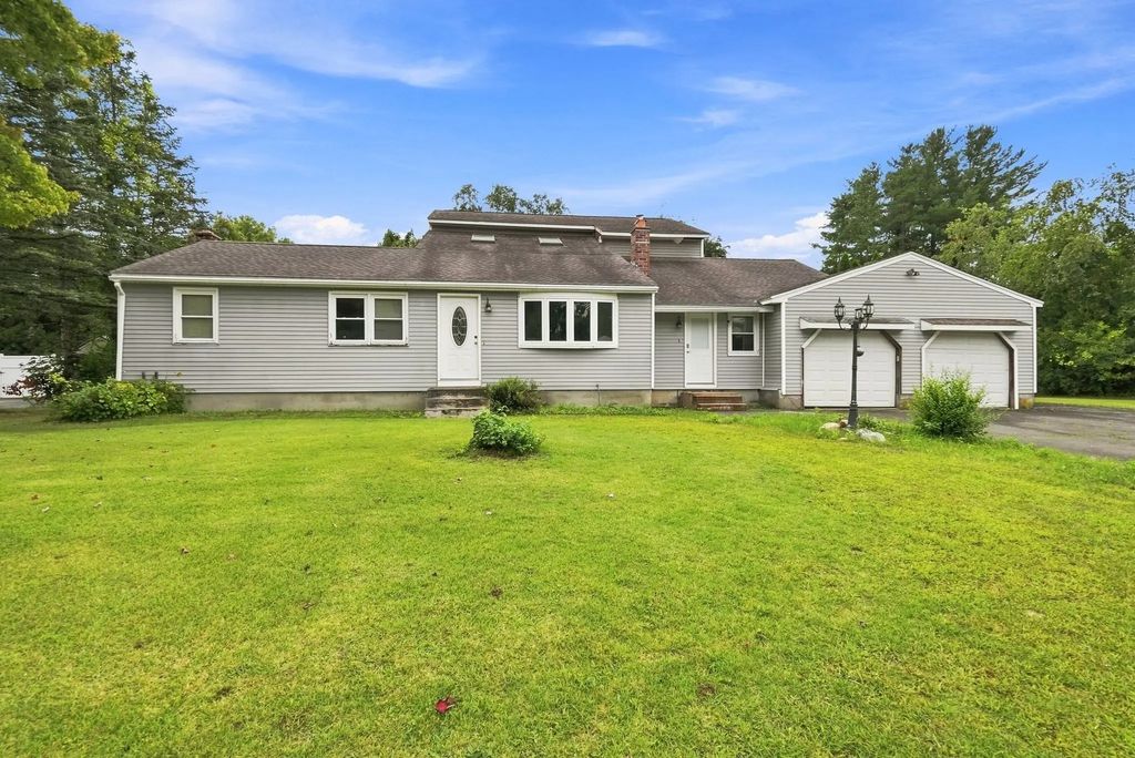 45 Campbell Dr, Easthampton
