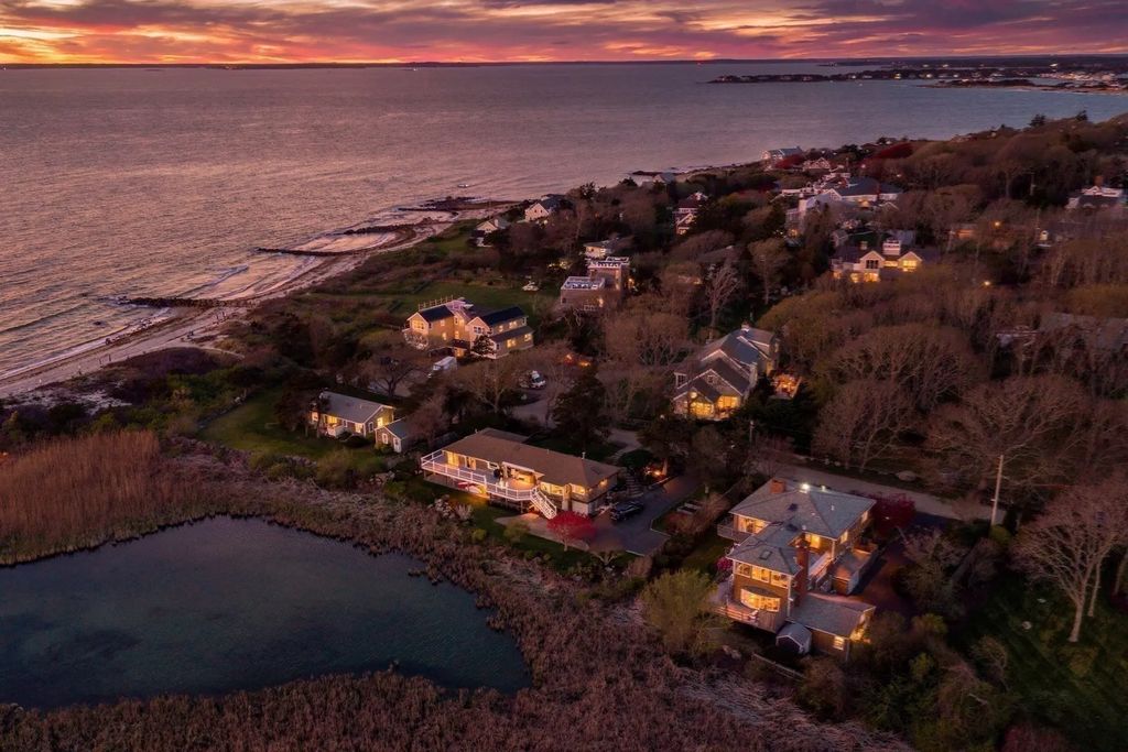 38 Nemasket Rd, Falmouth