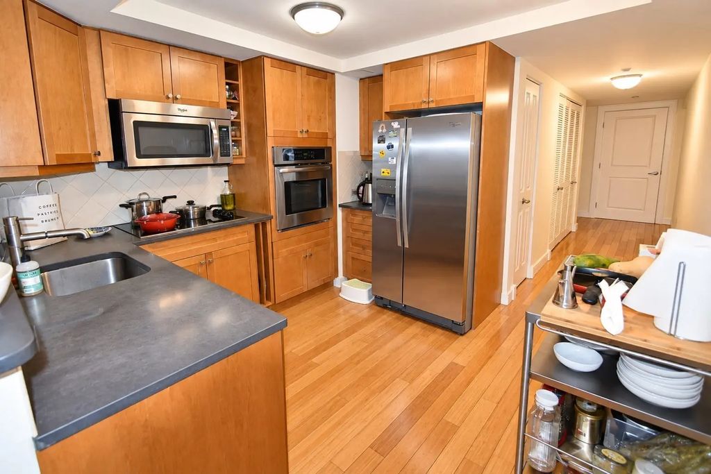 77 Marion St #106, Brookline