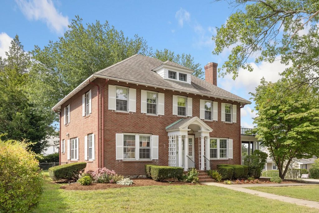 525 Lynn Fells Parkway, Melrose