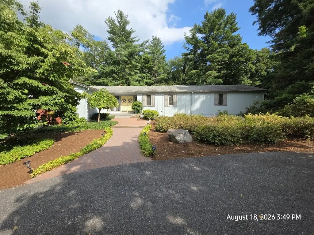16 Pammys Path, Easton