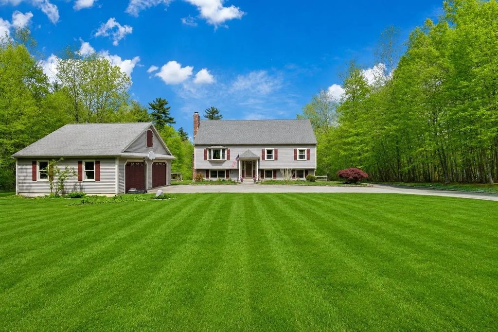 2 Howard Ln, Lakeville