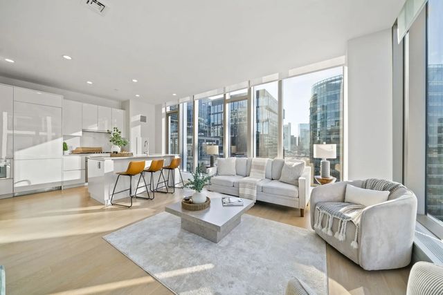 135 Seaport Blvd #1703, Boston
