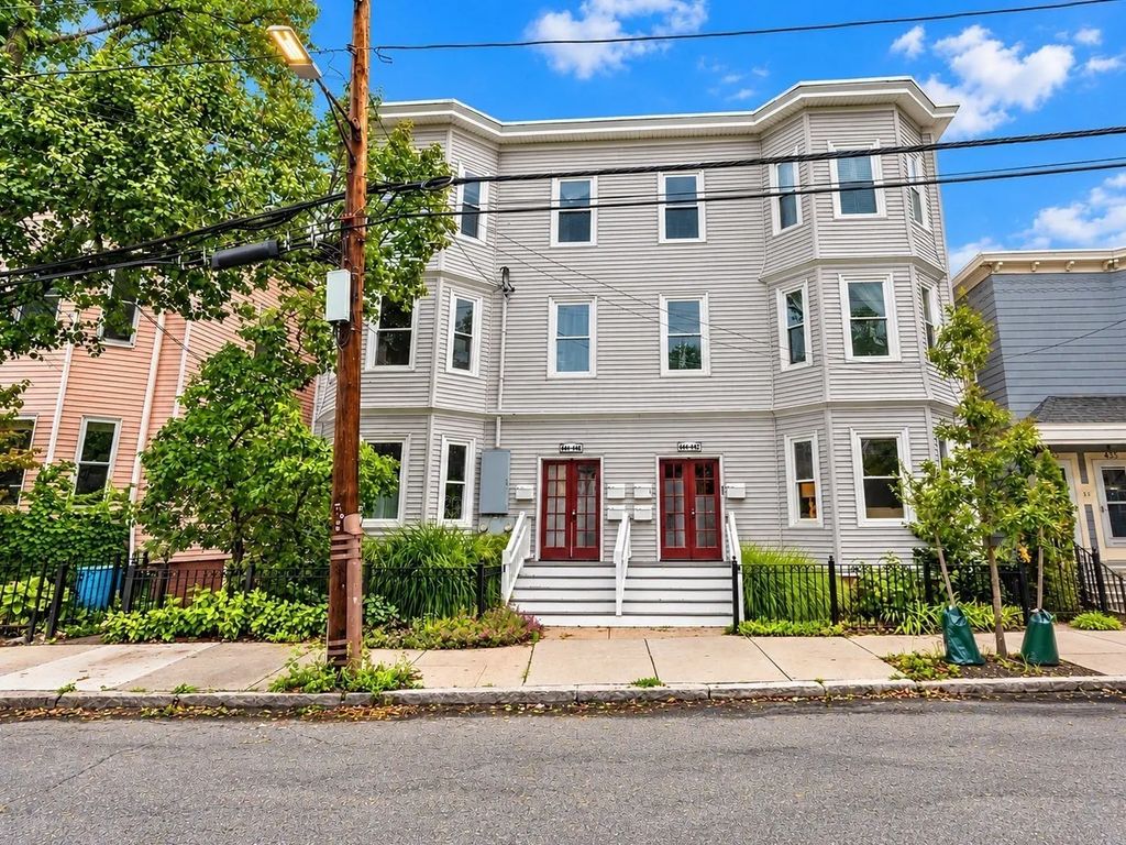 442 Windsor St #442-1, Cambridge