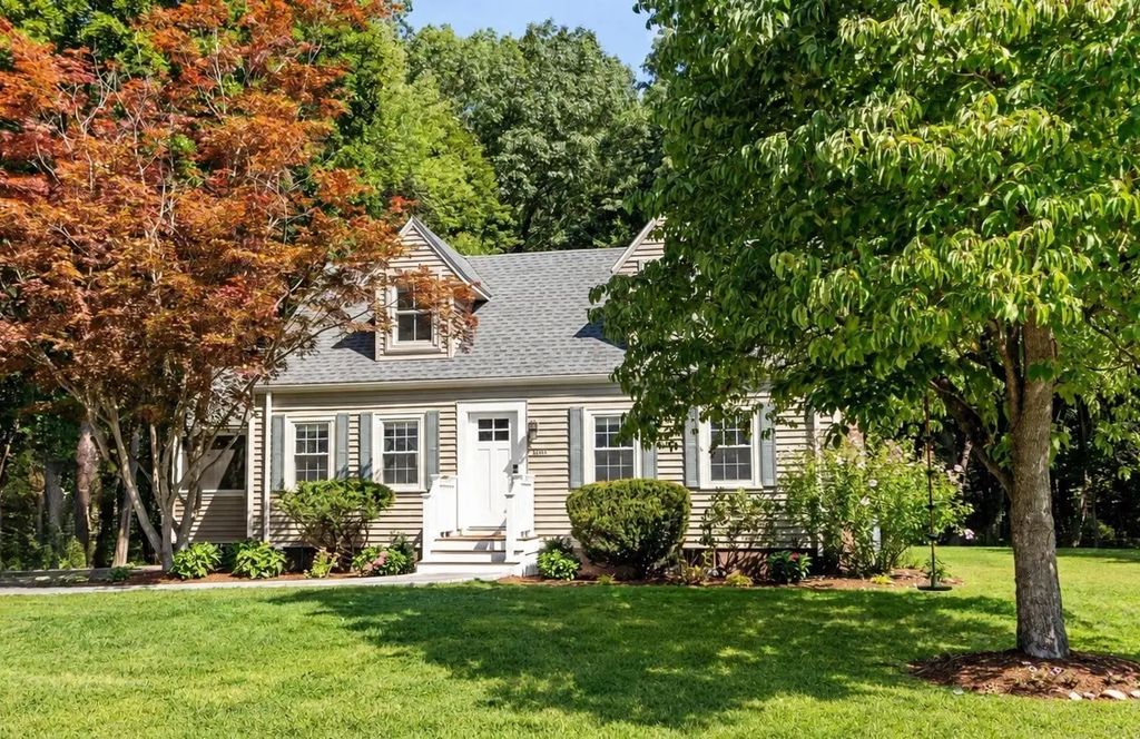 100 Butternut Circle, Concord