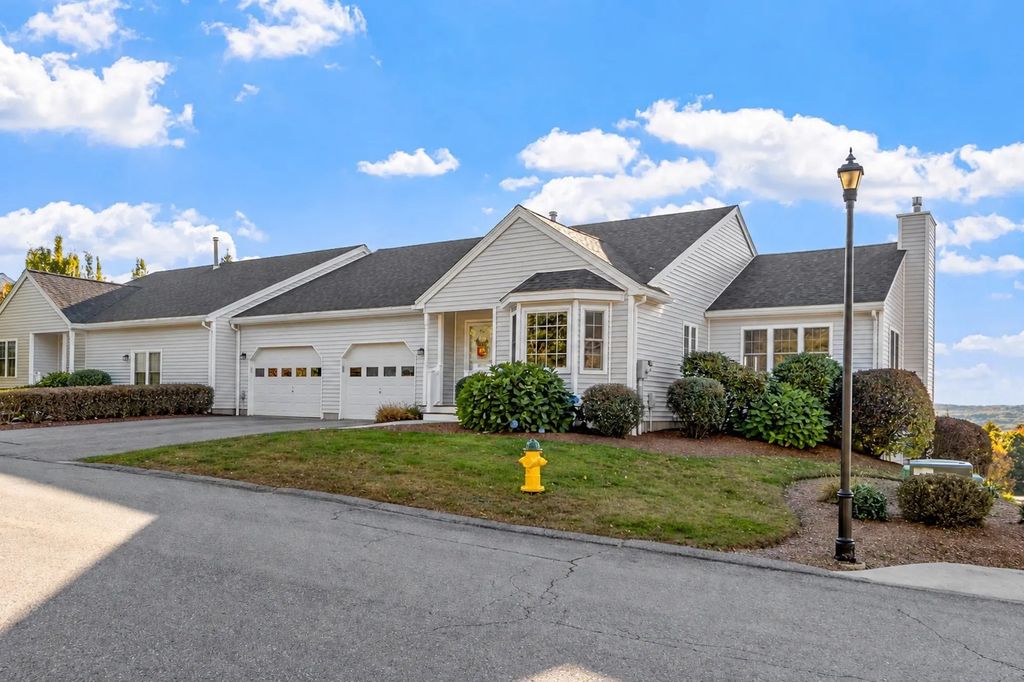 41 Oak Leaf Rd #41, Fitchburg