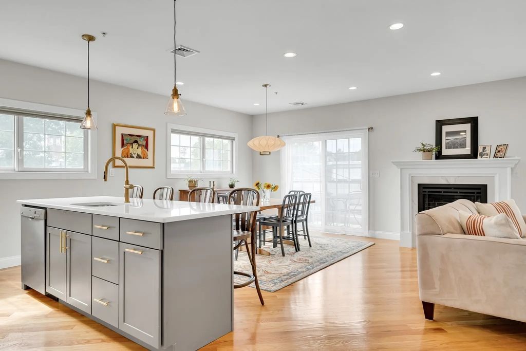 572 Freeport #303, Boston