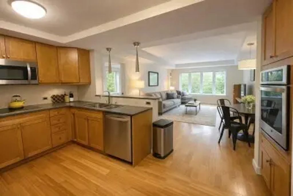 77 Marion St #103, Brookline