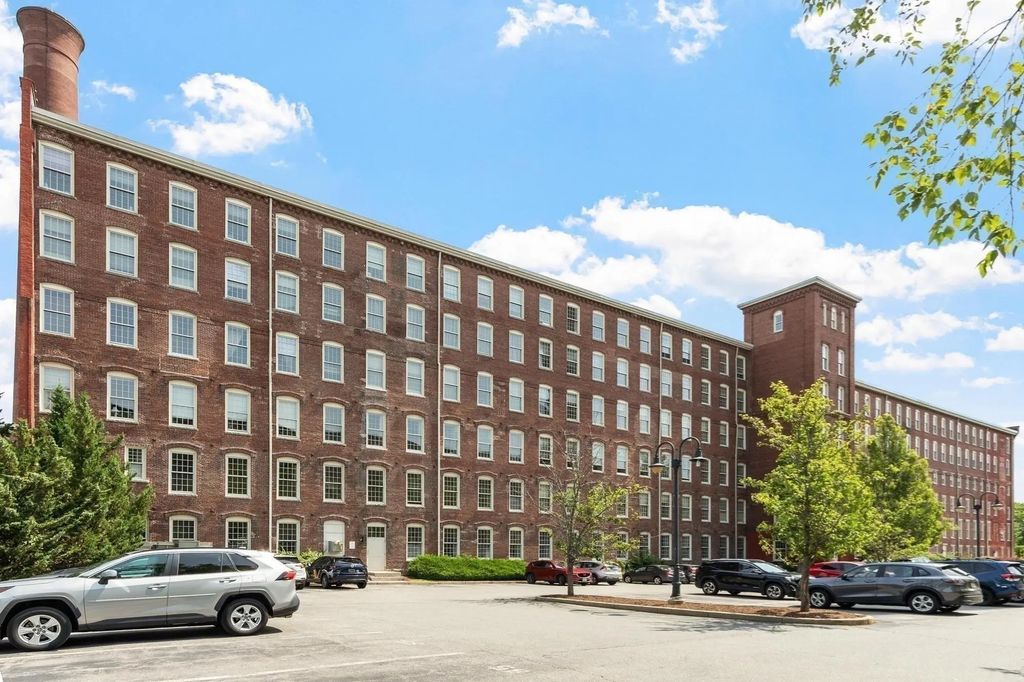 52 Lawrence Dr #m504, Lowell