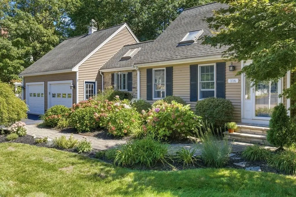 116 Kathleen Dr, Plymouth