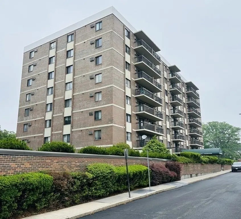 10 Williams #39, Watertown